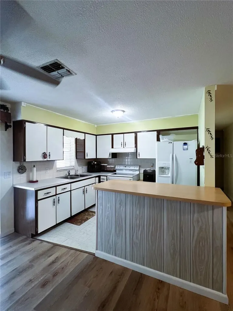 27197 Simona Avenue Brooksville FL 34602