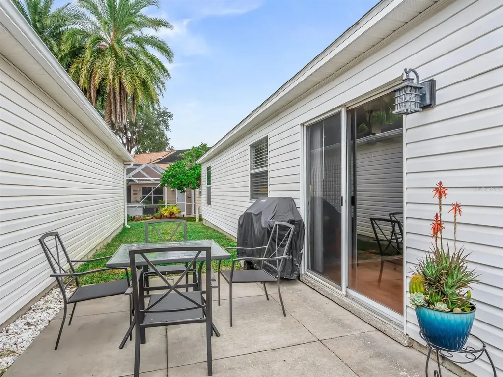 444 Hildalgo Drive The Villages FL 32159