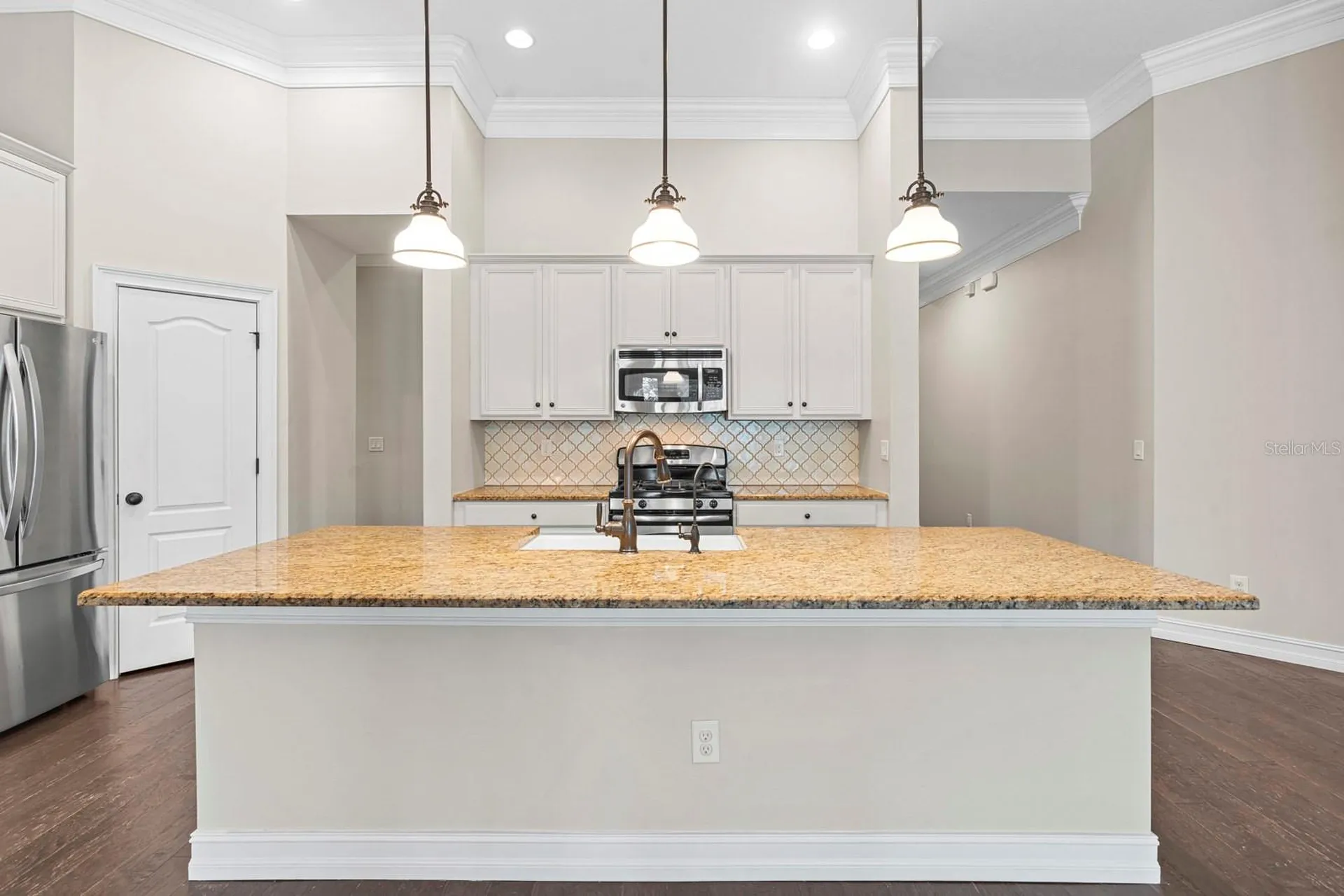 6809 Scenic Drive Apollo Beach FL 33572