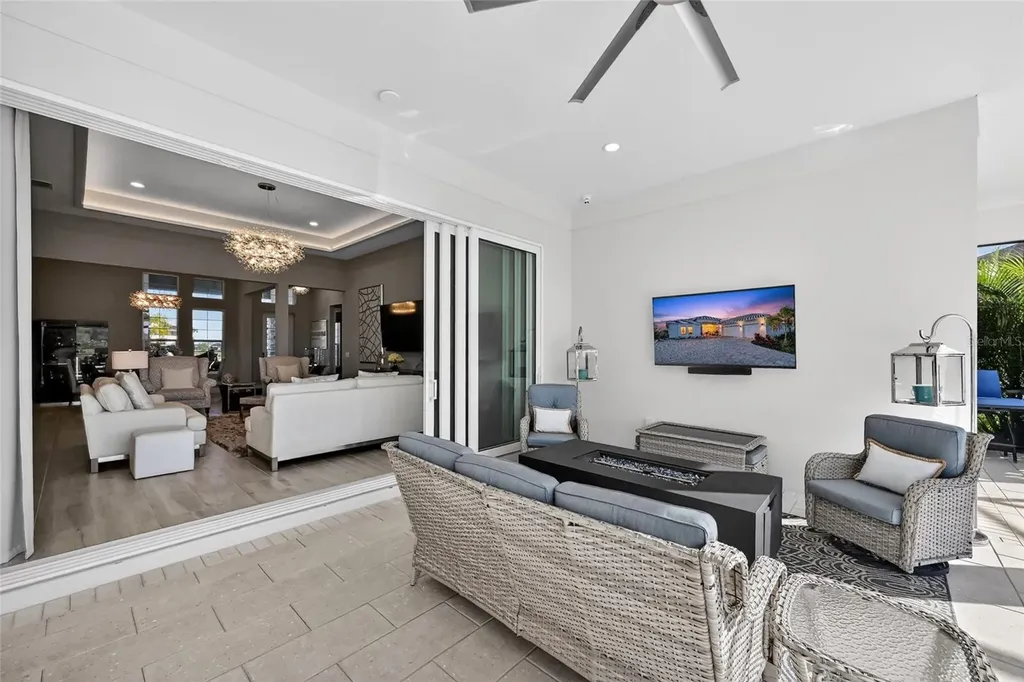 815 Blue Shell Loop Sarasota FL 34240