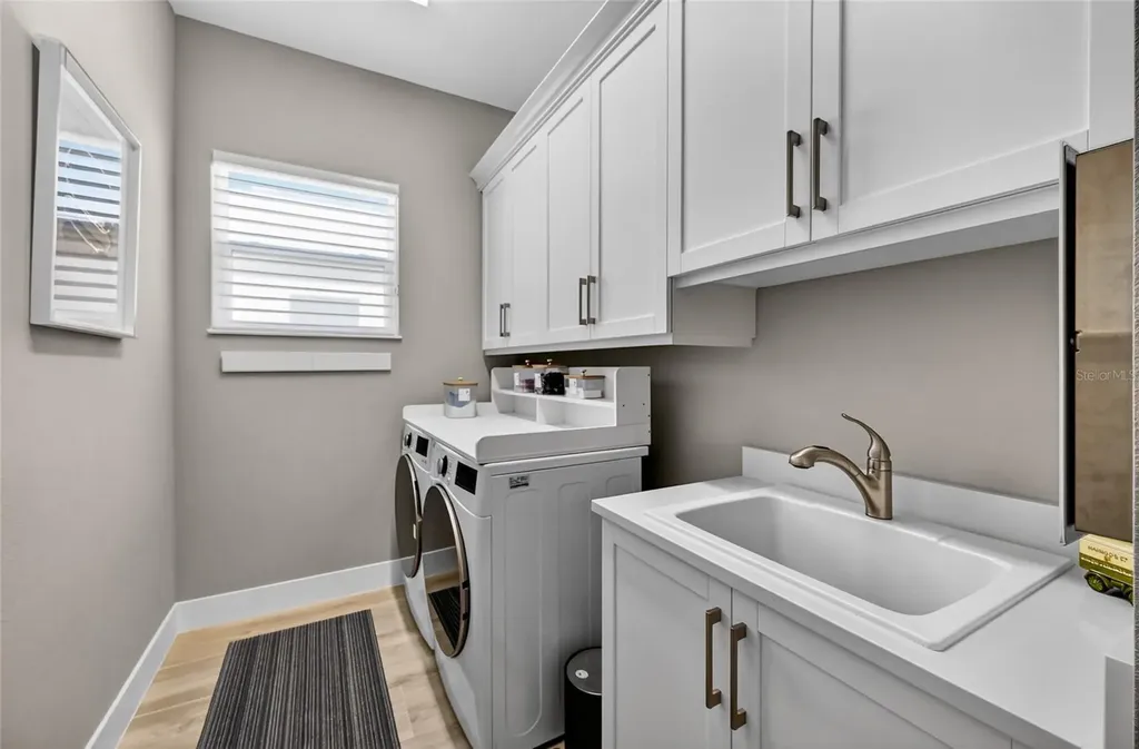 815 Blue Shell Loop Sarasota FL 34240