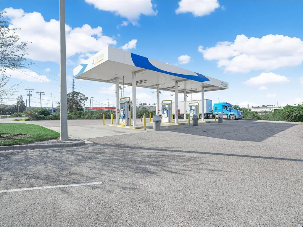 5030 Madison Avenue Tampa FL 33619