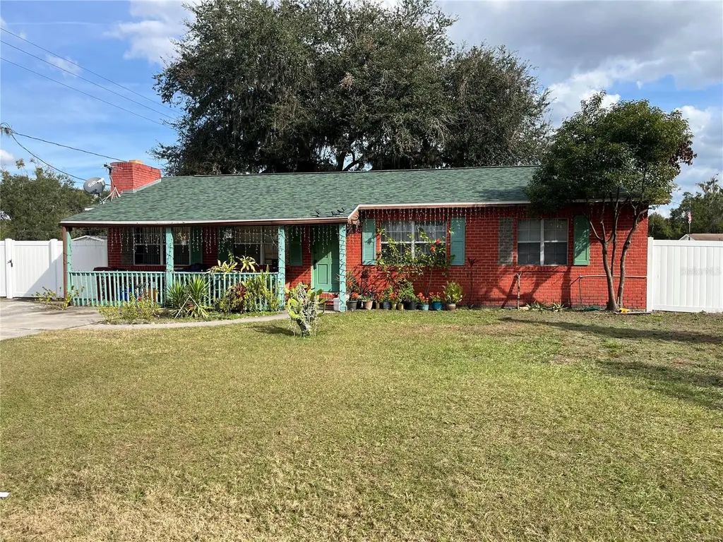 1506 N Bracewell Drive Plant City FL 33563