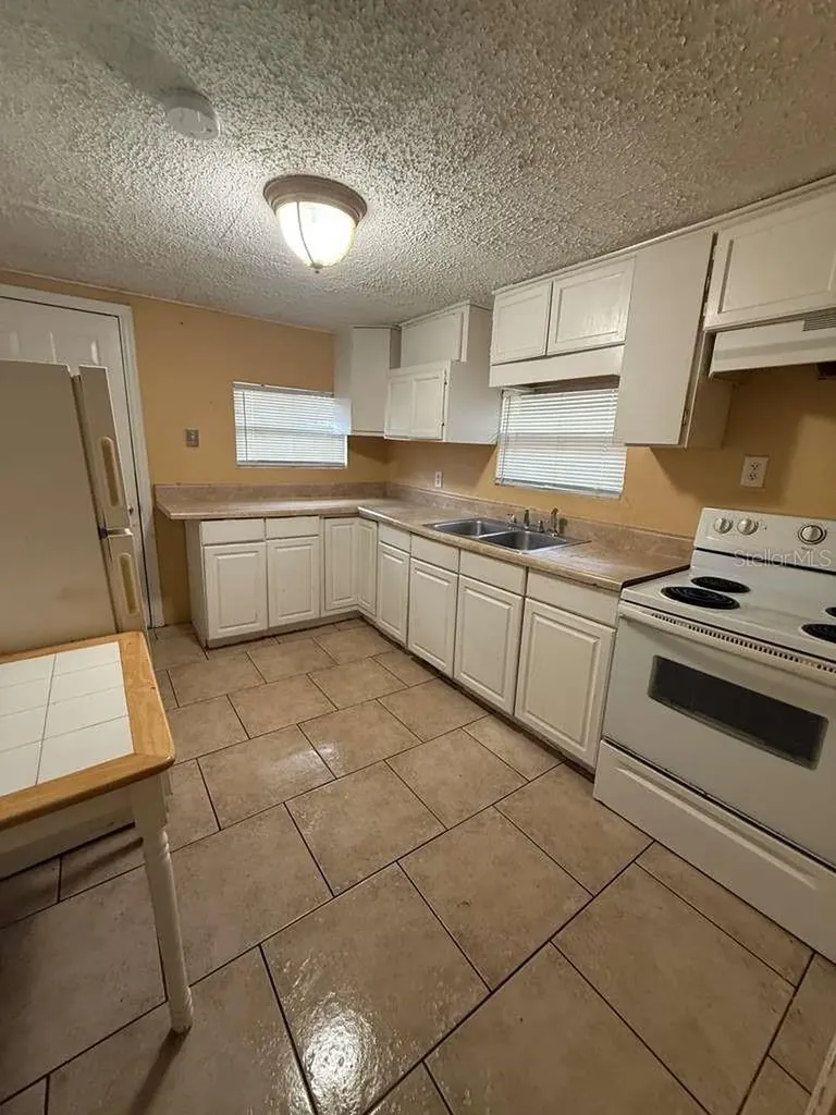 4638 America Orlando FL 32811