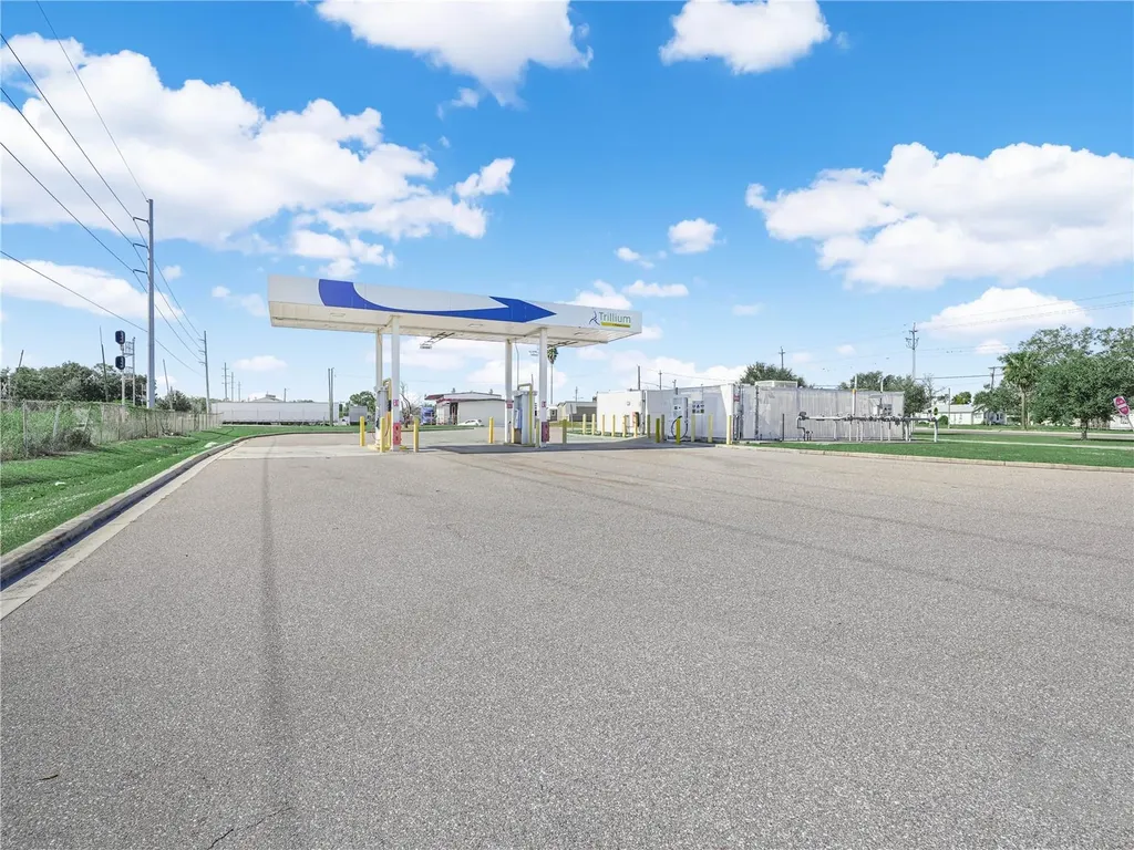 1009 E Canal Street Mulberry FL 33860