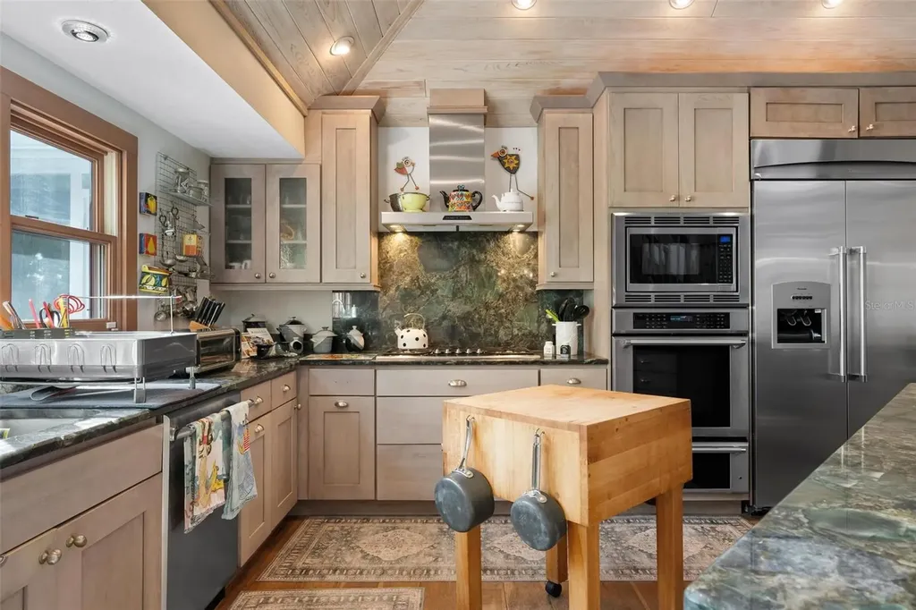 213 Oak Avenue Anna Maria FL 34216