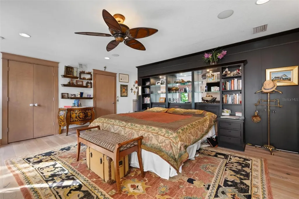 213 Oak Avenue Anna Maria FL 34216