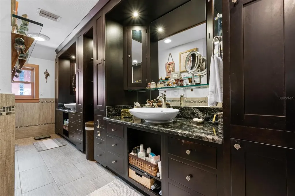 213 Oak Avenue Anna Maria FL 34216