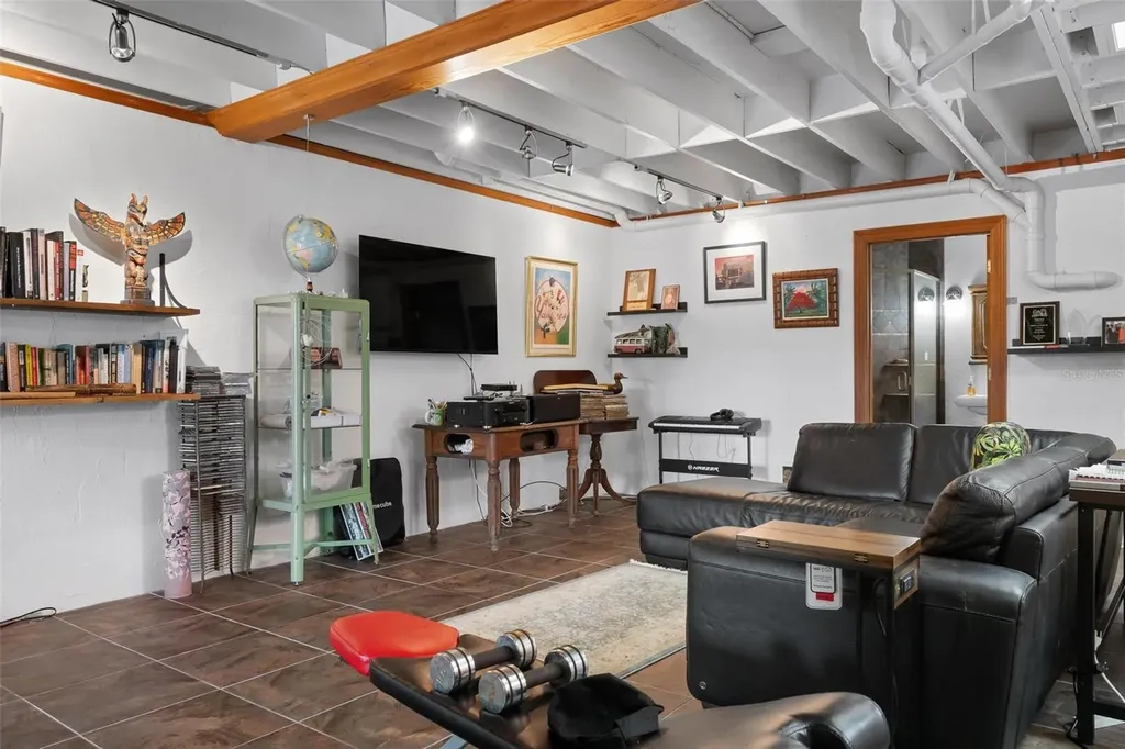 213 Oak Avenue Anna Maria FL 34216