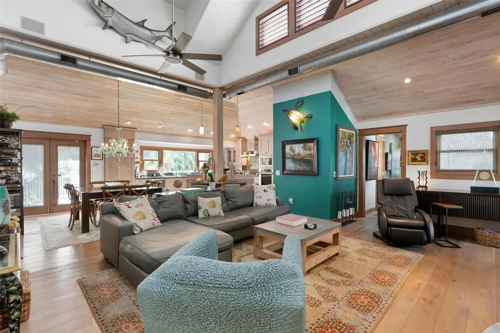 213 Oak Avenue Anna Maria FL 34216