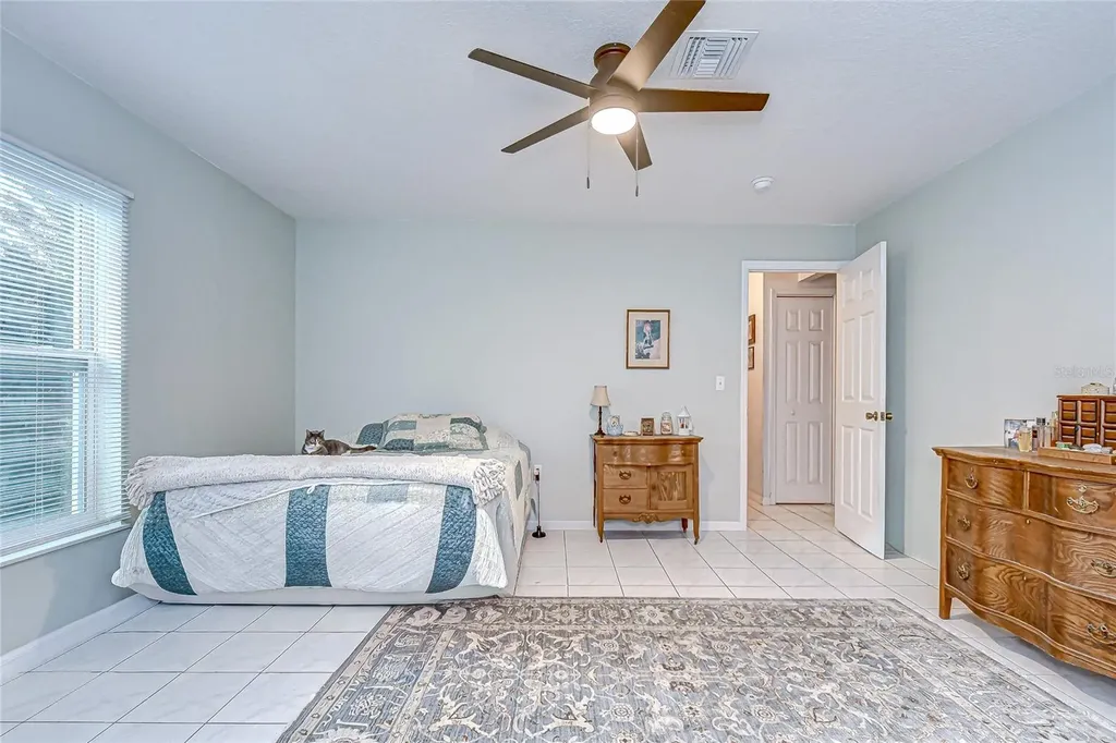 6911 Oakcrest Way Zephyrhills FL 33542