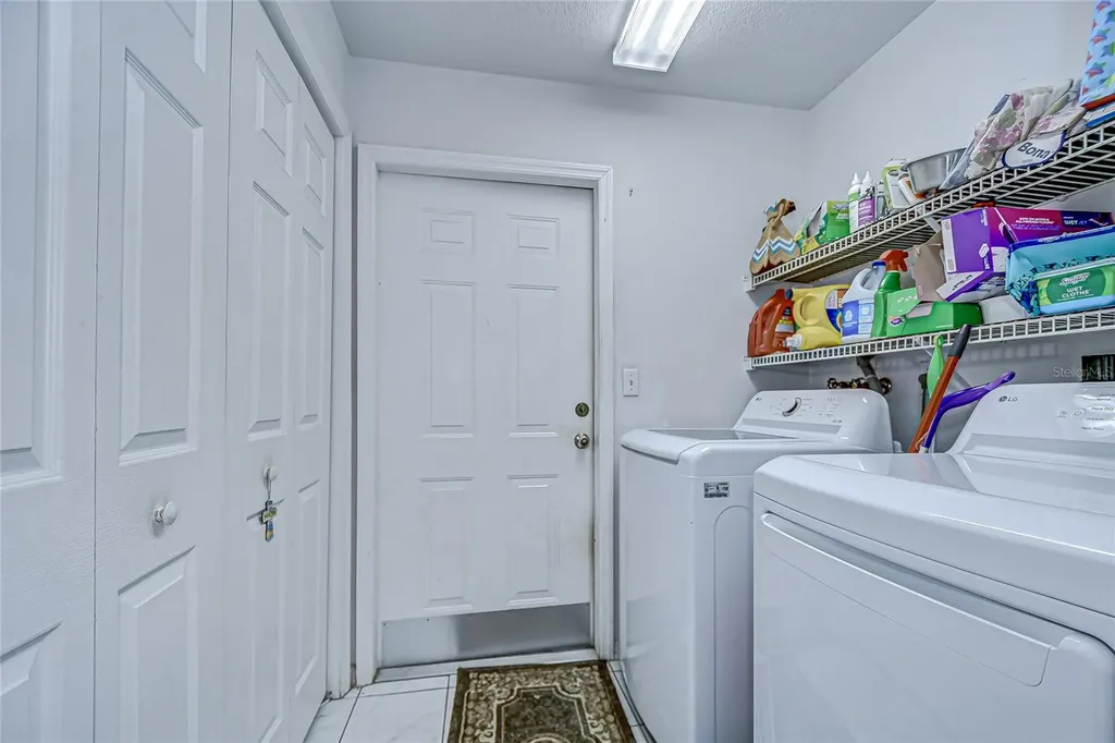 6911 Oakcrest Way Zephyrhills FL 33542