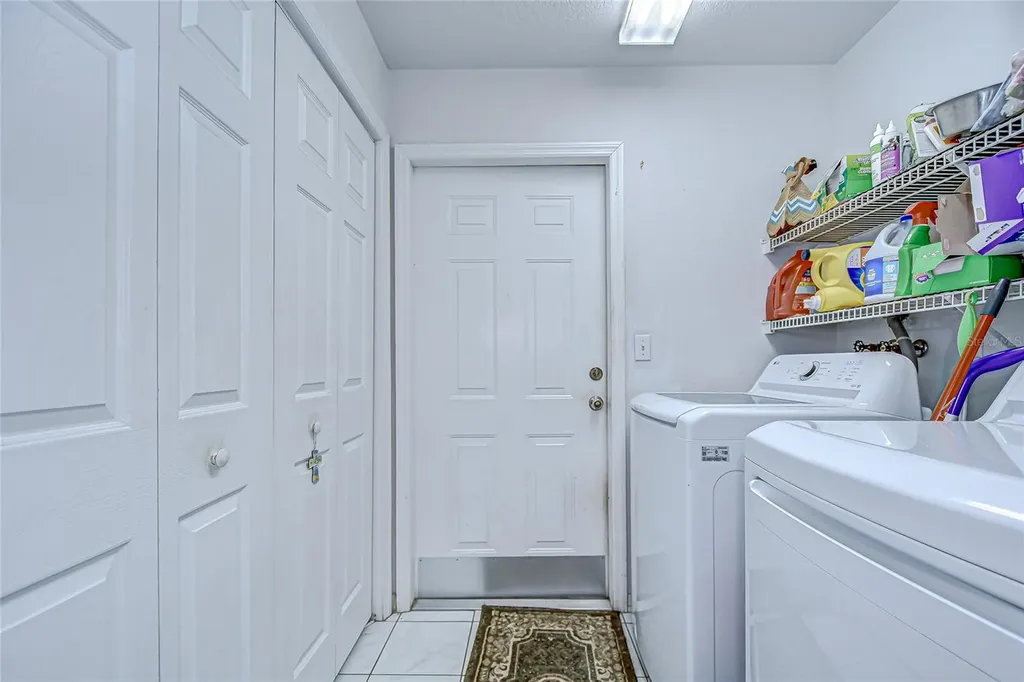 6911 Oakcrest Way Zephyrhills FL 33542