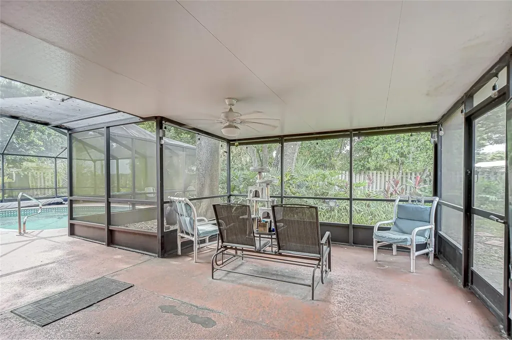 6911 Oakcrest Way Zephyrhills FL 33542