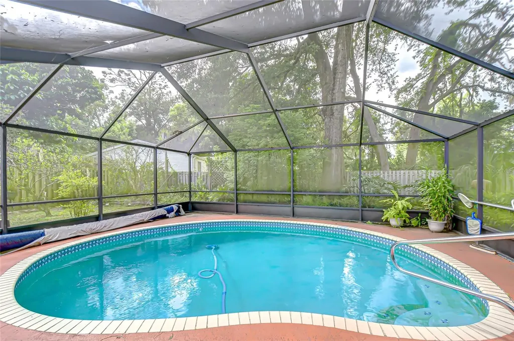 6911 Oakcrest Way Zephyrhills FL 33542
