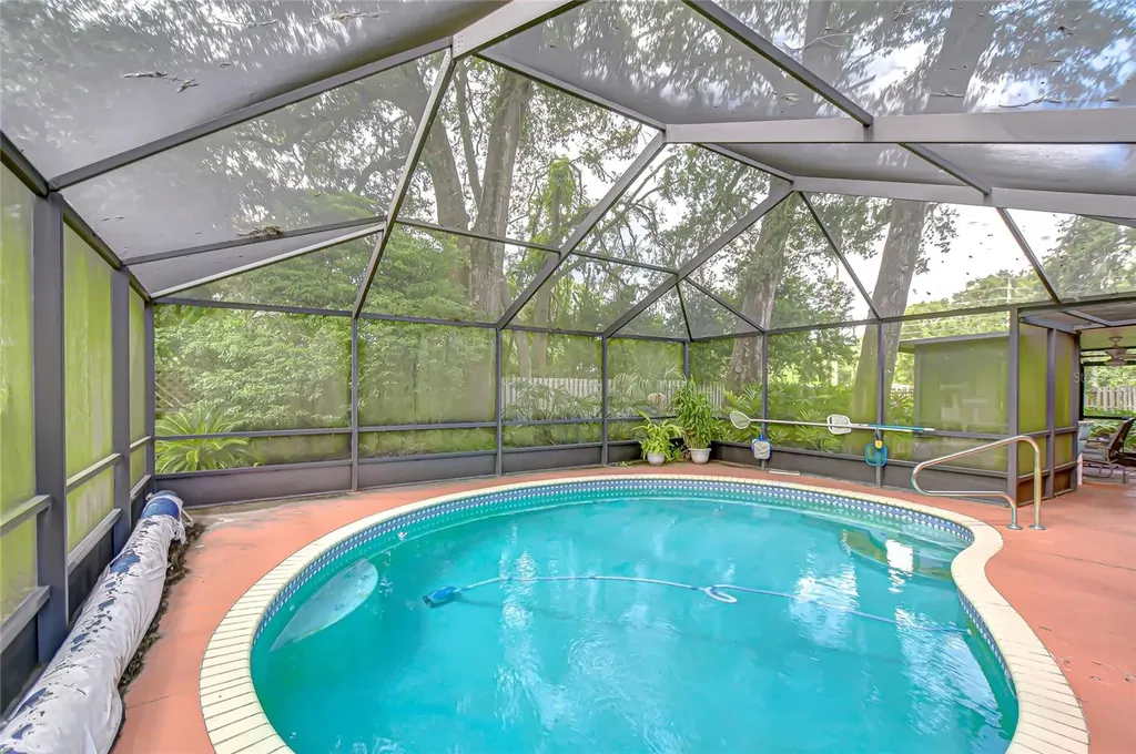 6911 Oakcrest Way Zephyrhills FL 33542