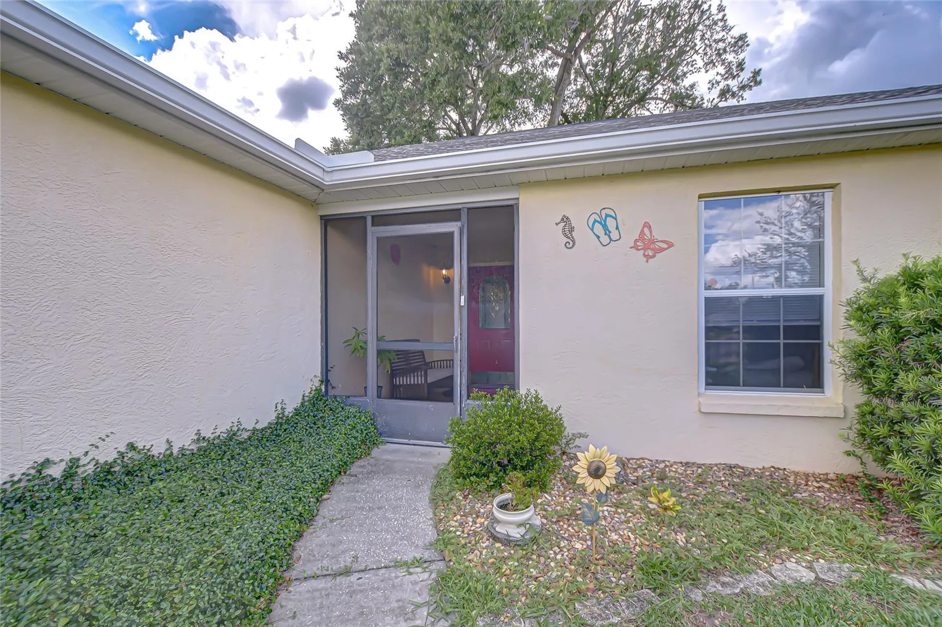 6911 Oakcrest Way Zephyrhills FL 33542