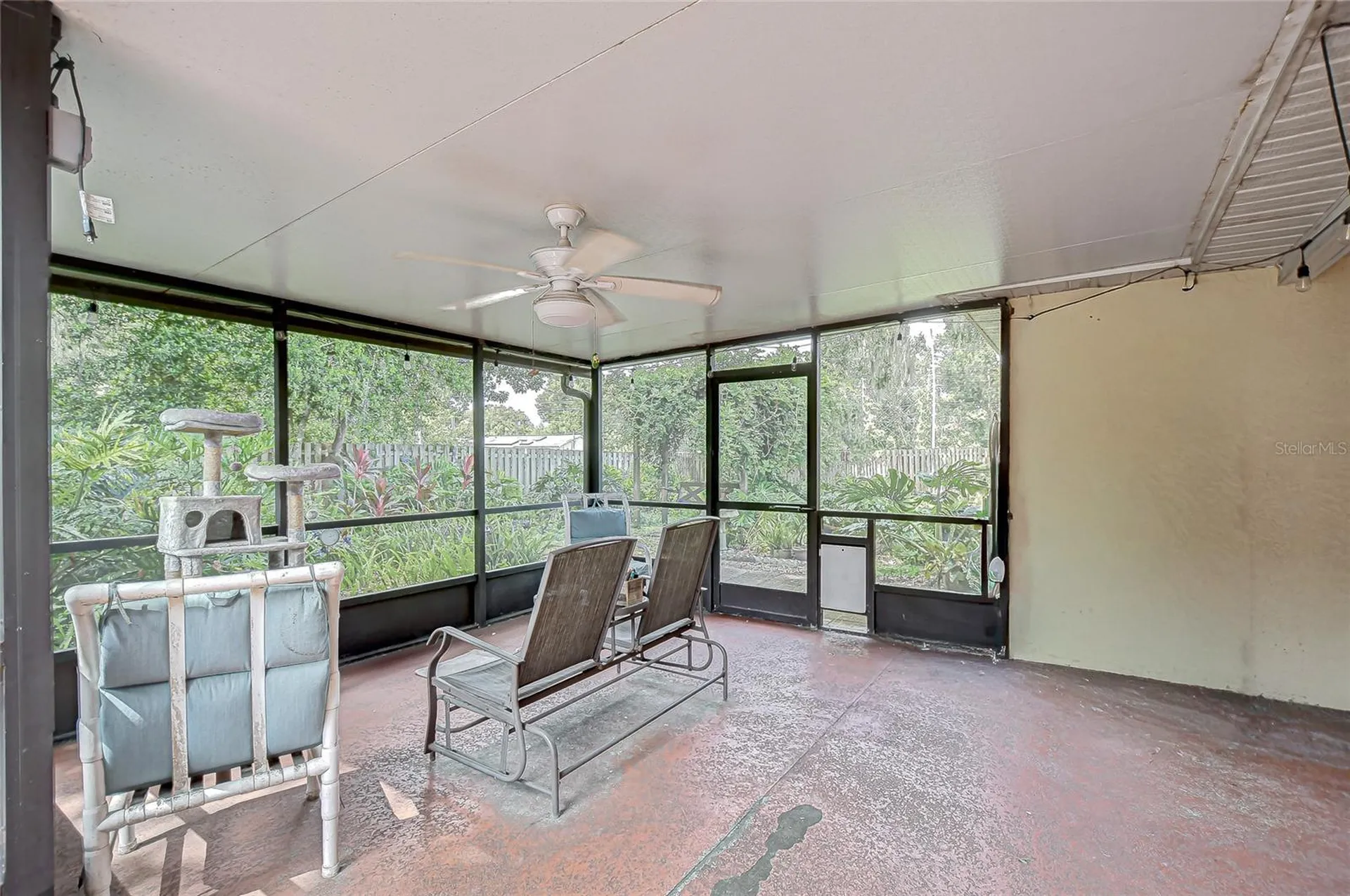 6911 Oakcrest Way Zephyrhills FL 33542