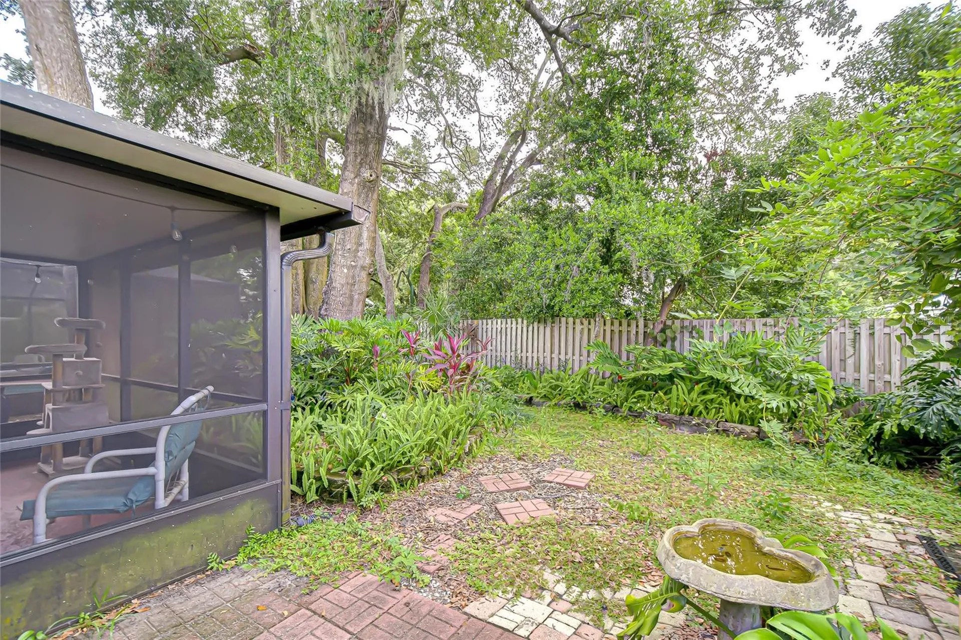 6911 Oakcrest Way Zephyrhills FL 33542