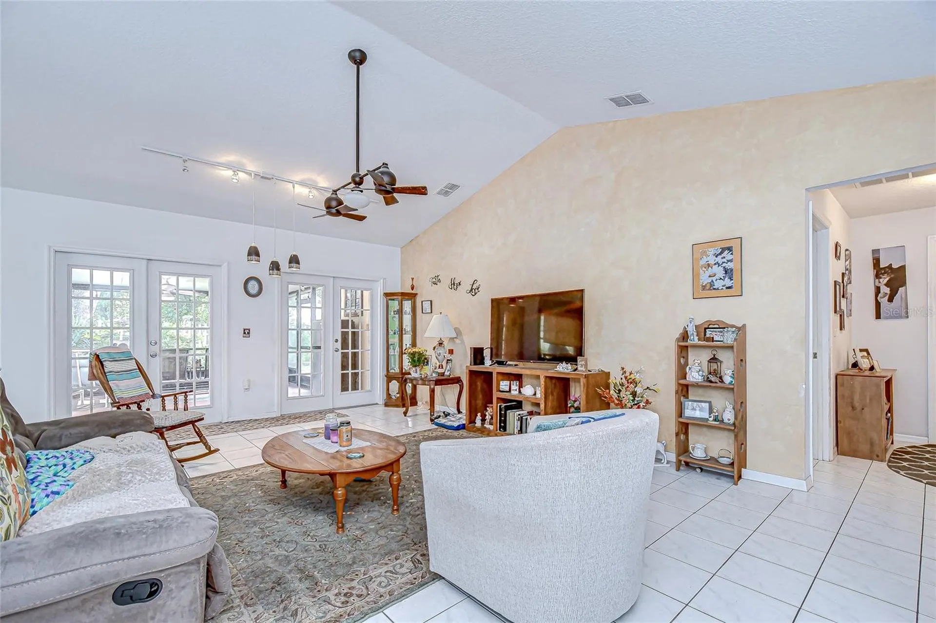 6911 Oakcrest Way Zephyrhills FL 33542