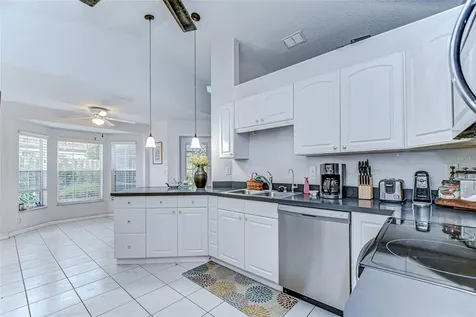 6911 Oakcrest Way Zephyrhills FL 33542