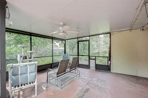 6911 Oakcrest Way Zephyrhills FL 33542