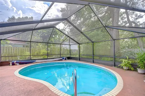 6911 Oakcrest Way Zephyrhills FL 33542