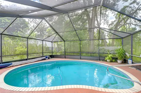 6911 Oakcrest Way Zephyrhills FL 33542