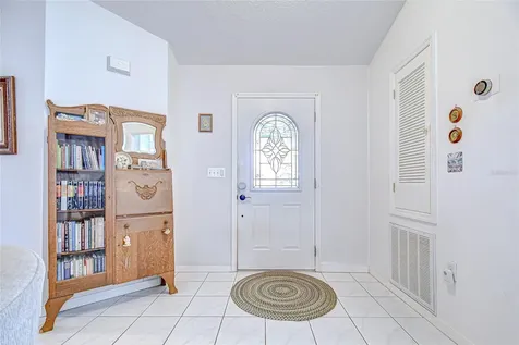 6911 Oakcrest Way Zephyrhills FL 33542