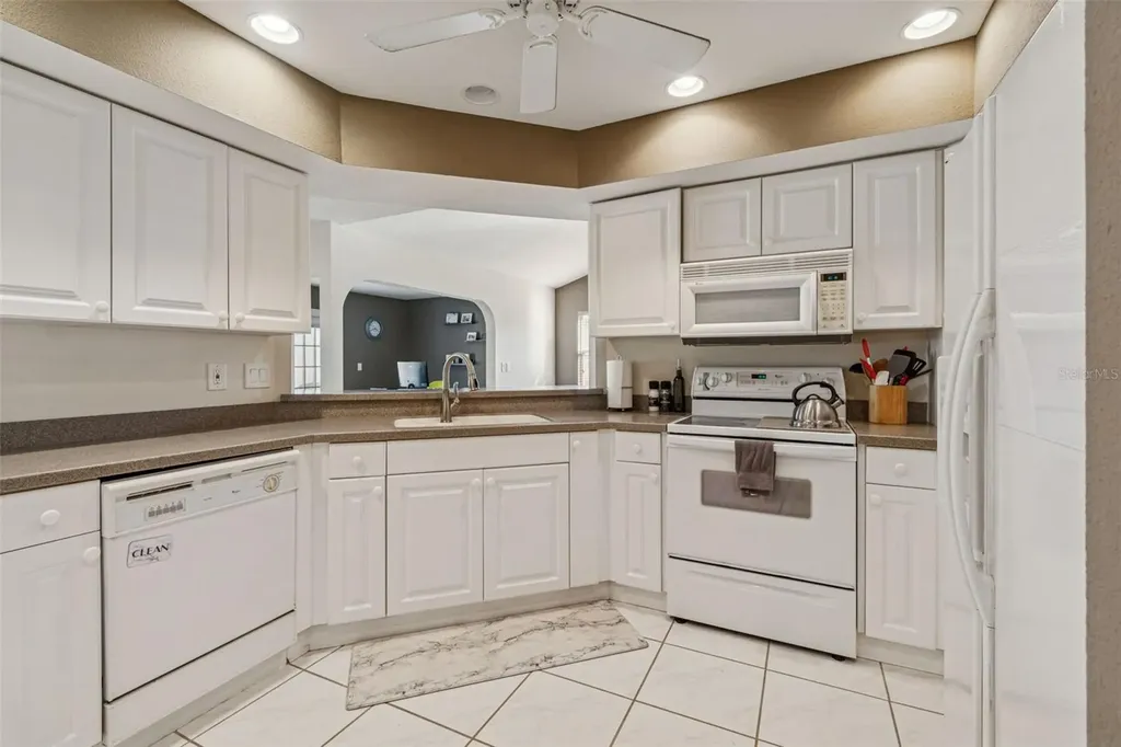 4181 Center Pointe Circle Sarasota FL 34233