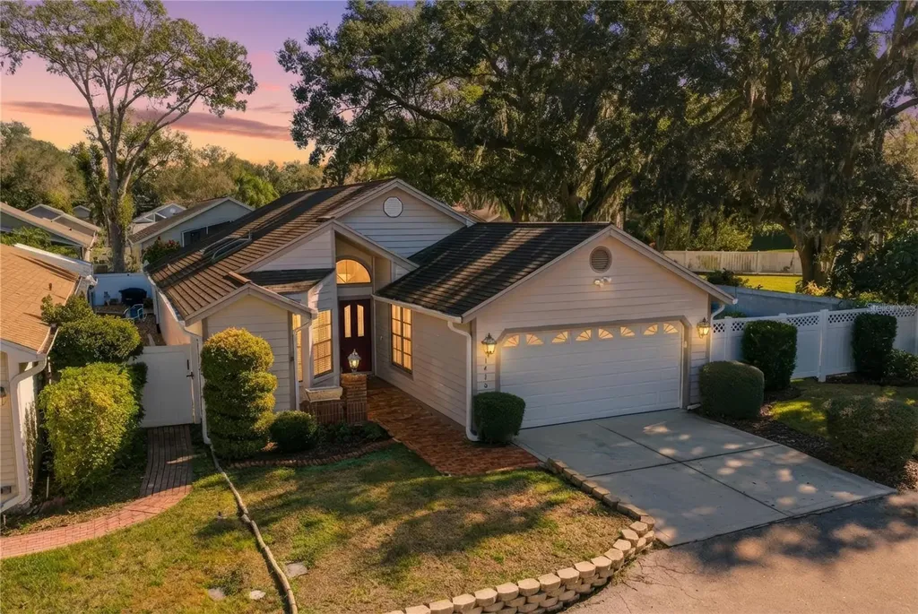 1418 Walden Oaks Place Plant City FL 33563
