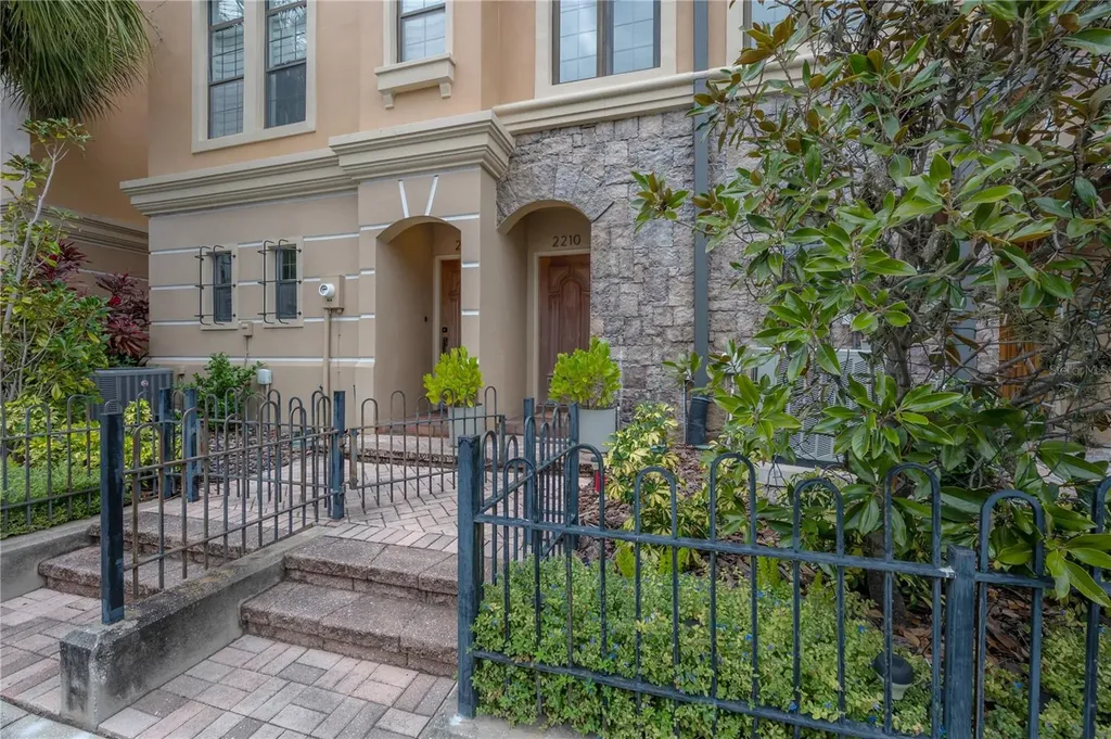 2210 Soho Bay Court Tampa FL 33606