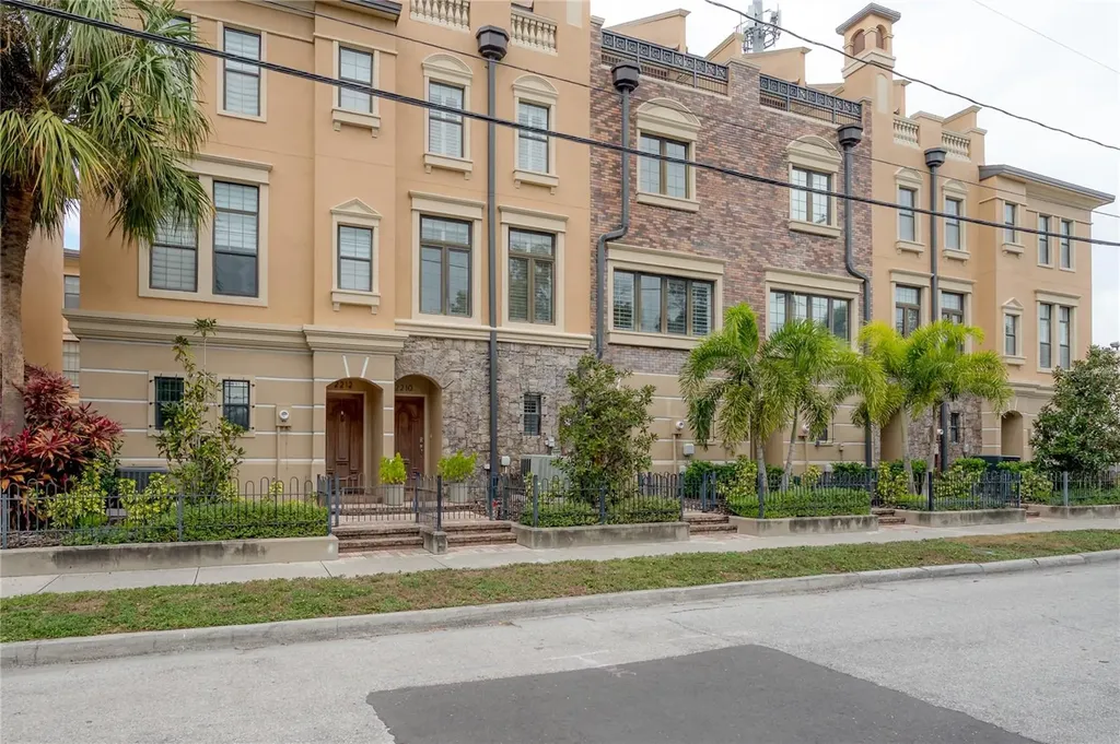 2210 Soho Bay Court Tampa FL 33606