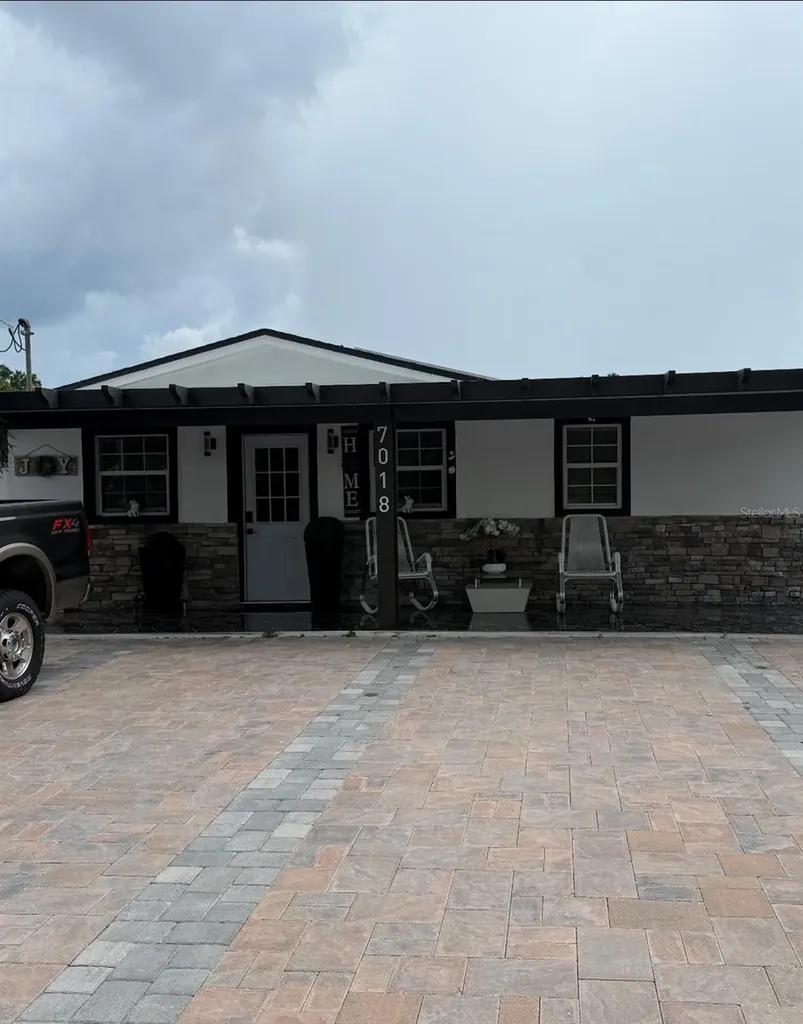 7018 N Hale Avenue Tampa FL 33614