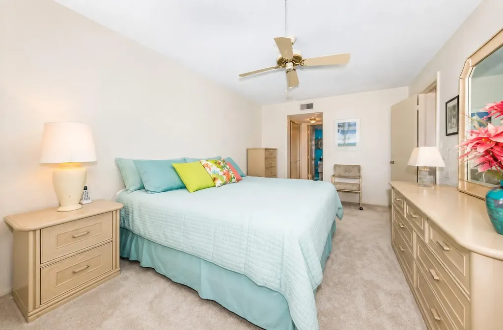 4725 Cove Circle St Petersburg FL 33708