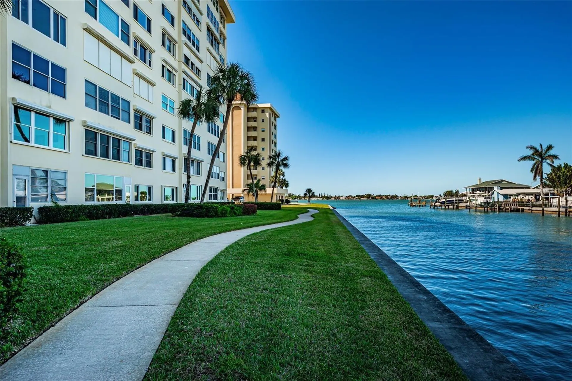 4725 Cove Circle St Petersburg FL 33708