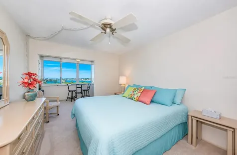 4725 Cove Circle St Petersburg FL 33708