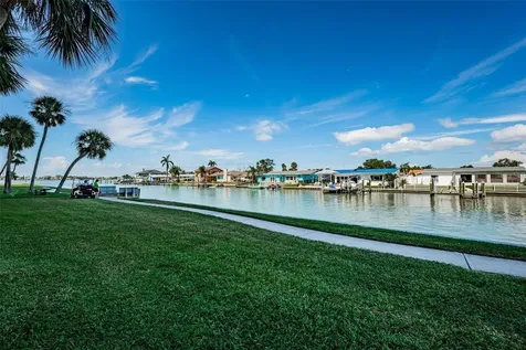 4725 Cove Circle St Petersburg FL 33708