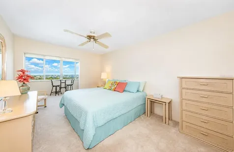 4725 Cove Circle St Petersburg FL 33708