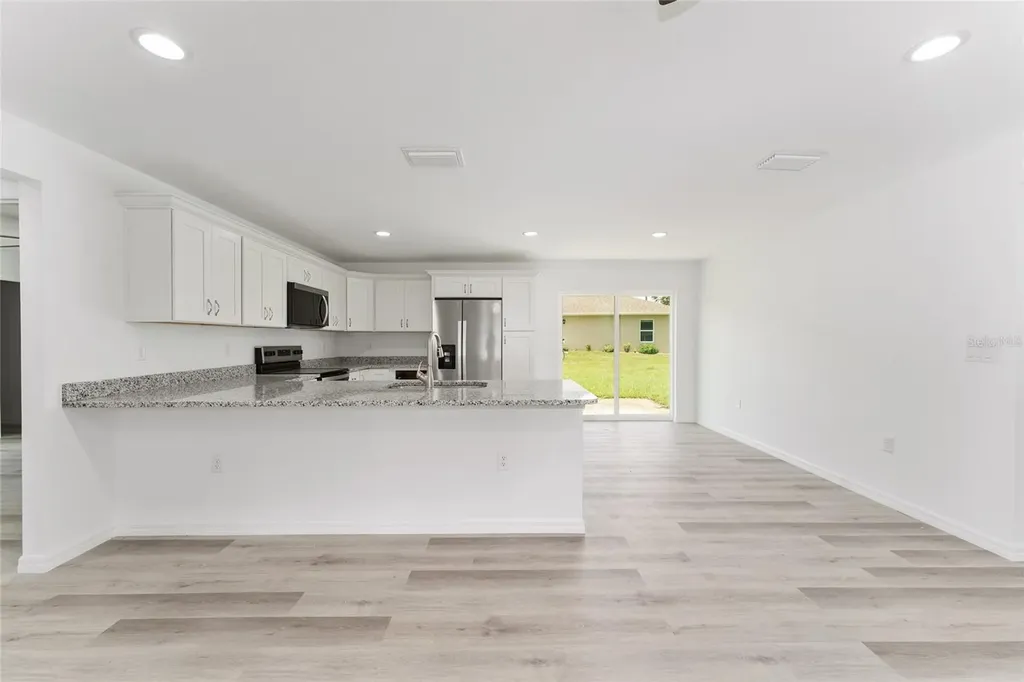 13027 NE 5th Place Silver Springs FL 34488