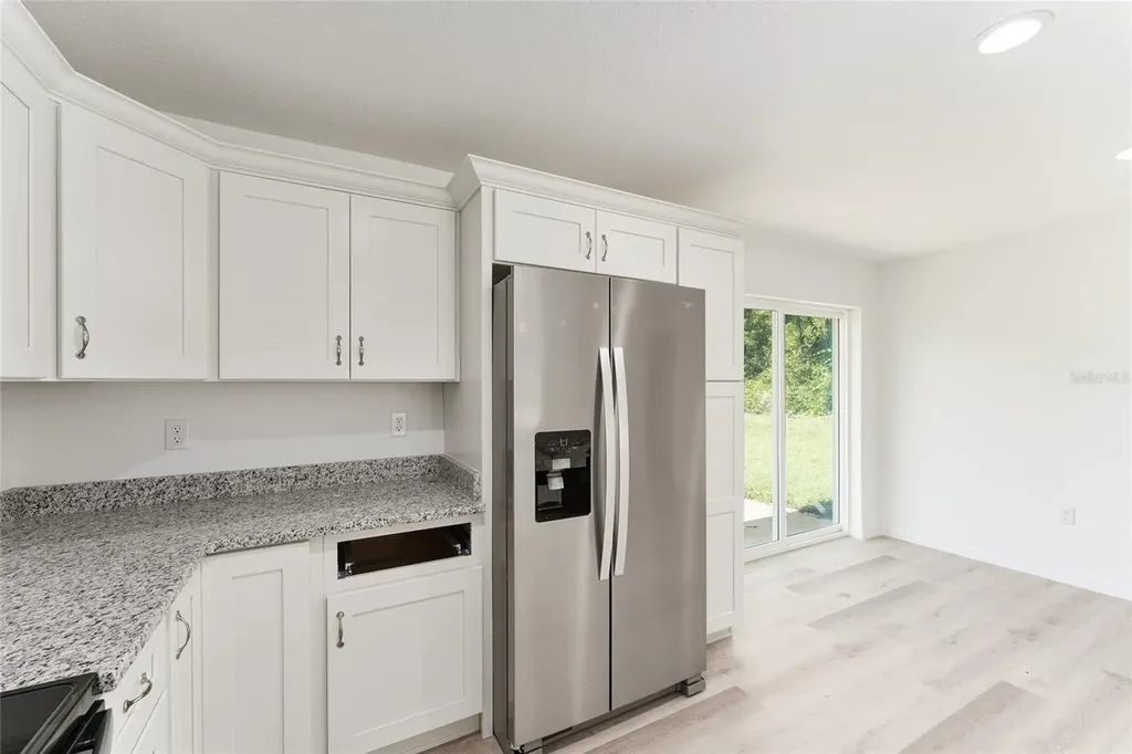 13027 NE 5th Place Silver Springs FL 34488