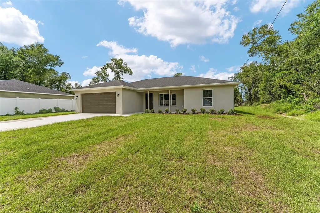 13027 NE 5th Place Silver Springs FL 34488