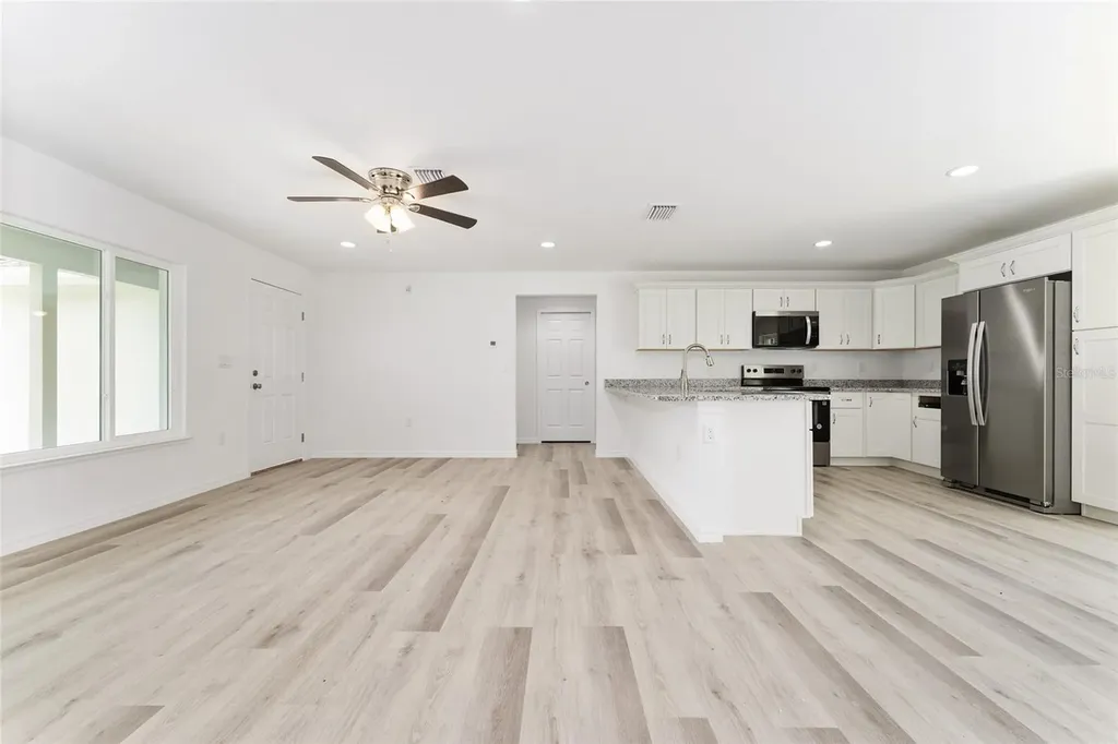 13027 NE 5th Place Silver Springs FL 34488