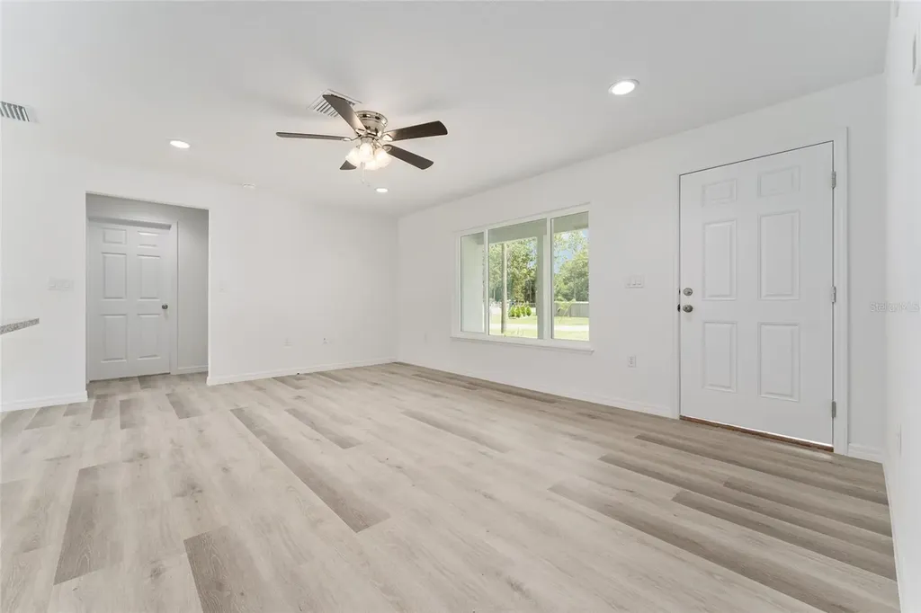 13027 NE 5th Place Silver Springs FL 34488