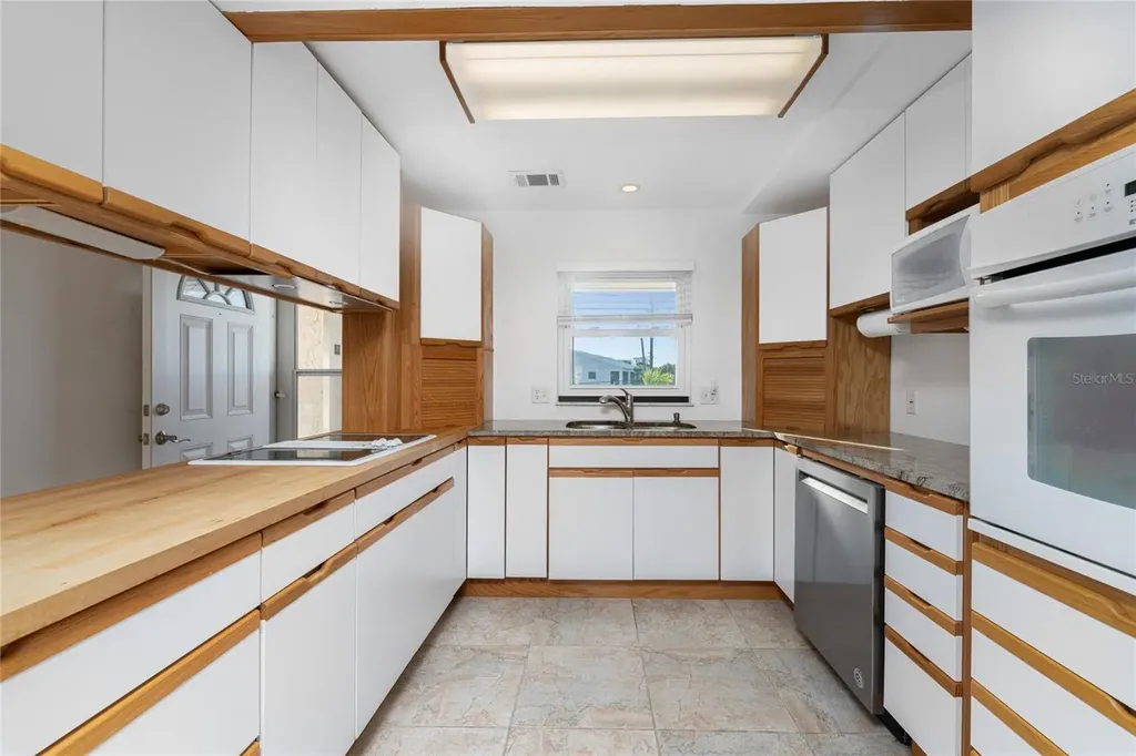 2700 N Beach Road Englewood FL 34223