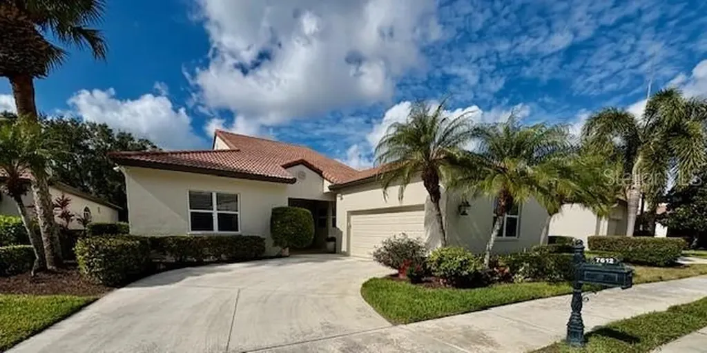 7612 Calle Facil Sarasota FL 34238