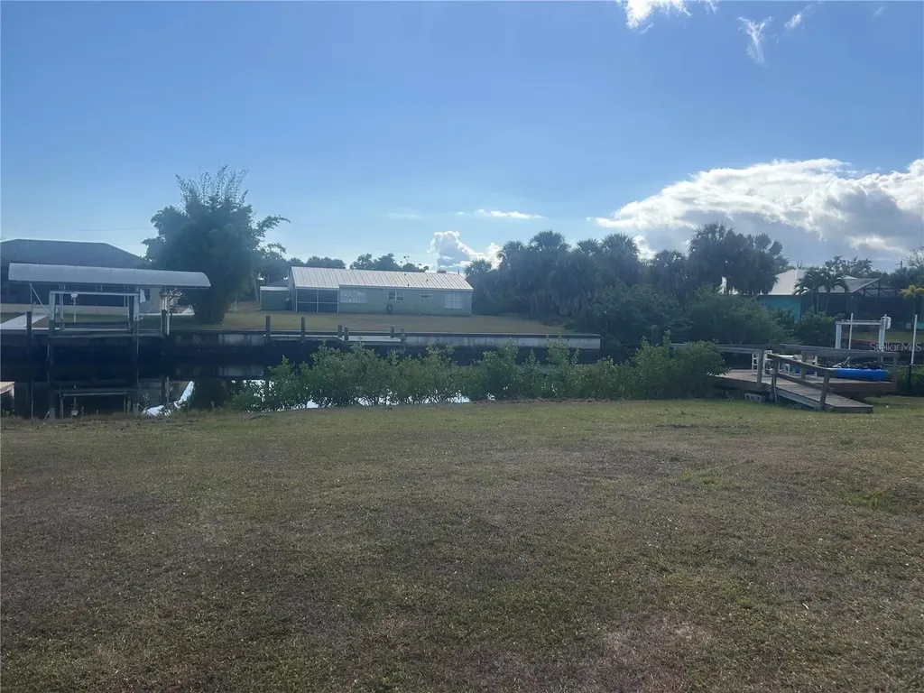 18566 Van Nuys Circle Port Charlotte FL 33948