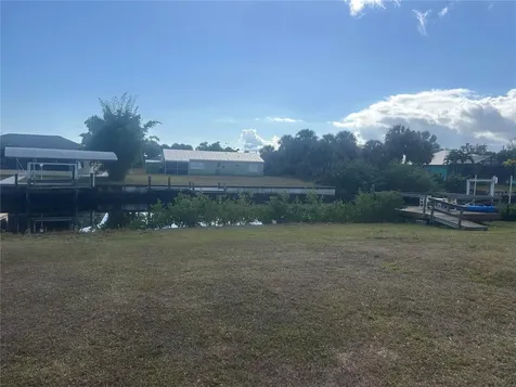 18566 Van Nuys Circle Port Charlotte FL 33948