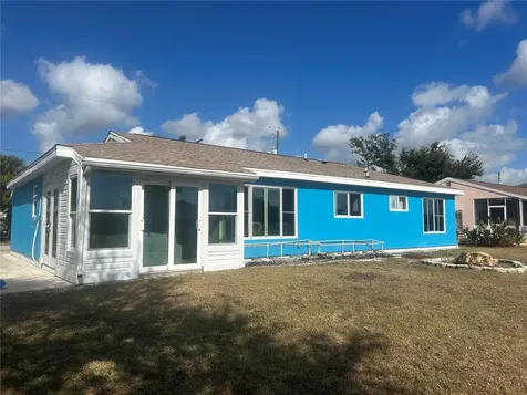 18566 Van Nuys Circle Port Charlotte FL 33948