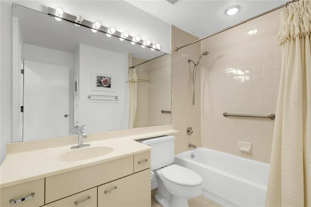 3242 Ringwood Meadow Sarasota FL 34235